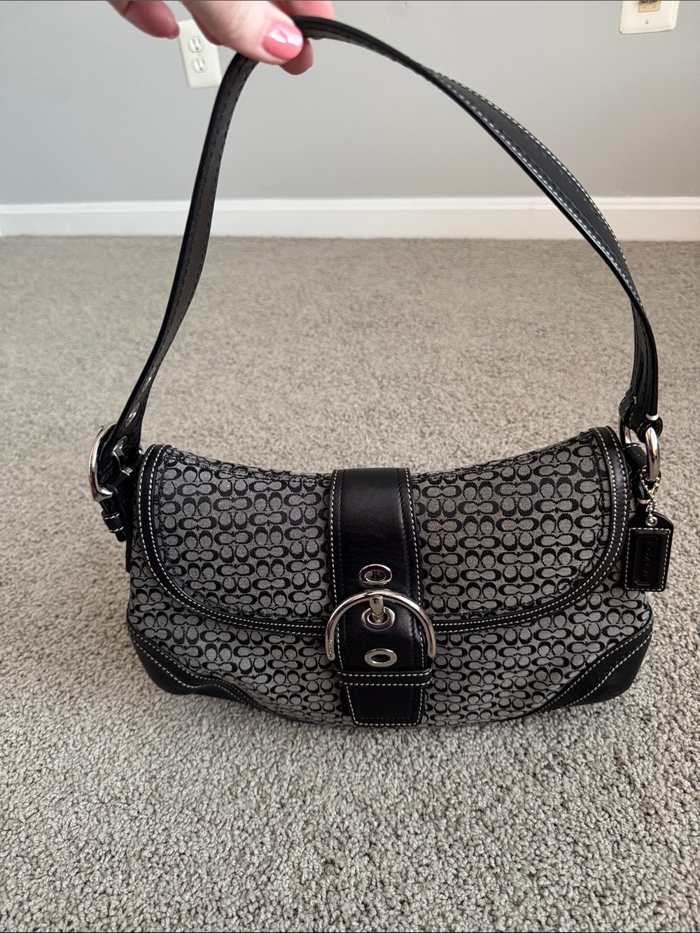 Vintage Coach Black Signature Canvas Shoulder Bag with Matching Wallet - Picture 3 of 12